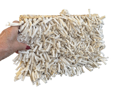 Basic Fringes raffia clutch